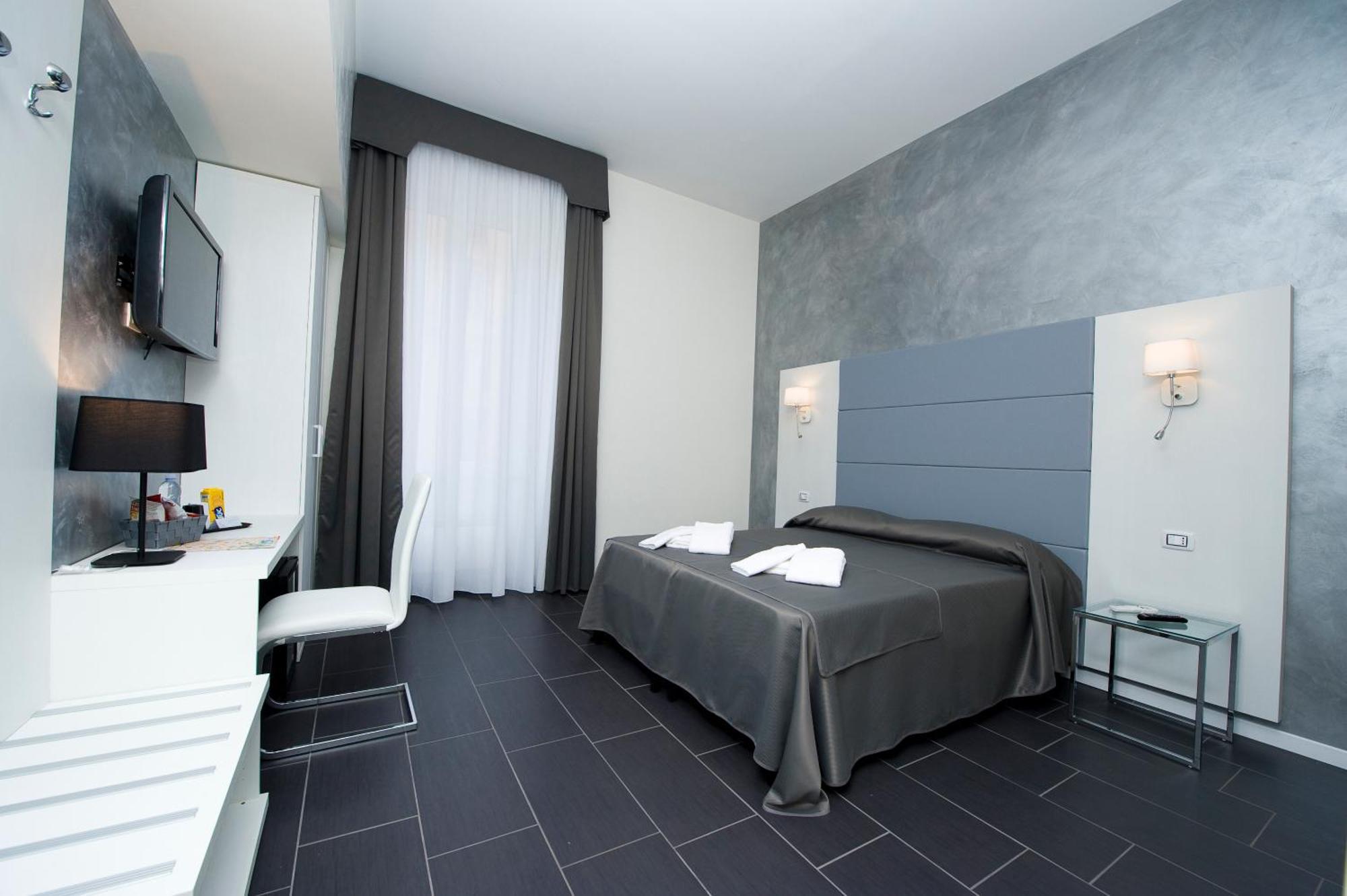 Grey&White Hotel Rome Room photo