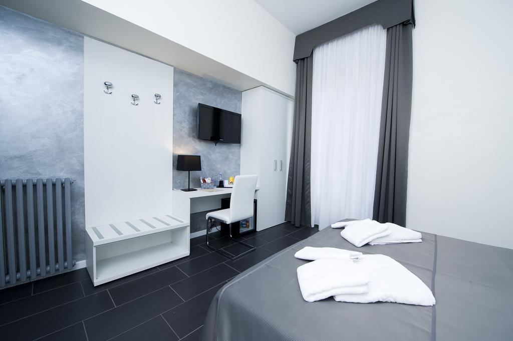 Grey&White Hotel Rome Room photo